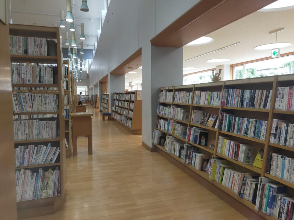 かもめ図書館内