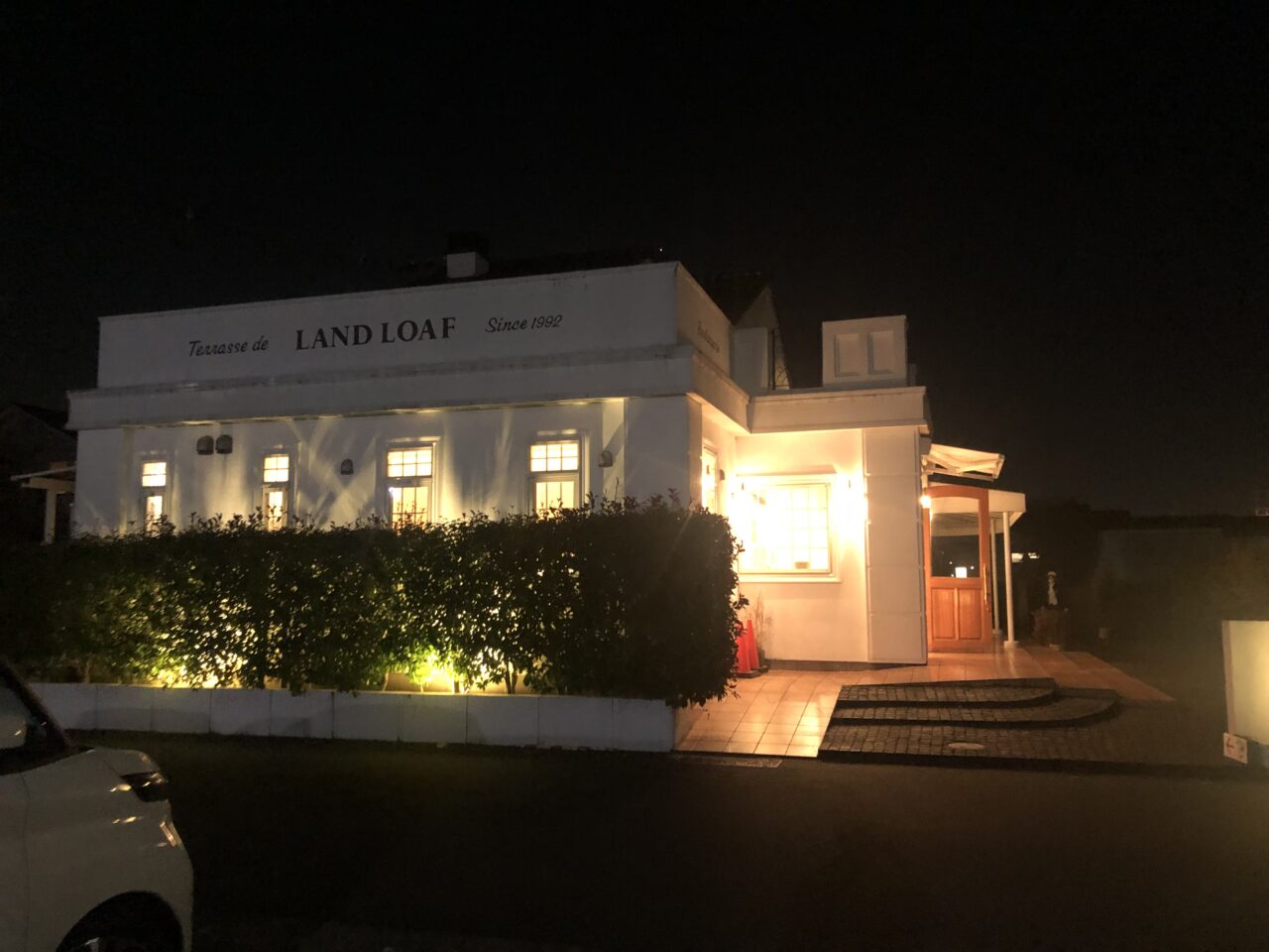 LAND　LOAF