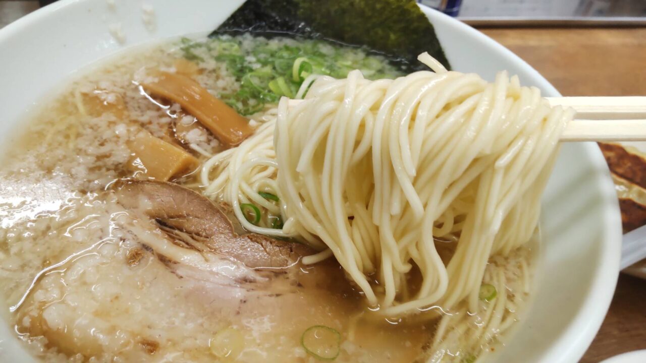 背脂醤油ラーメン まる星 開成店