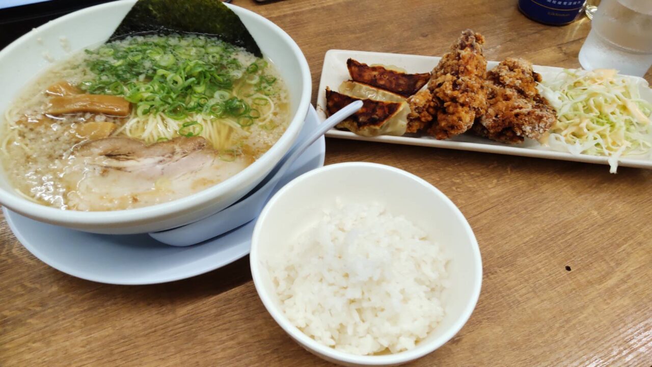 背脂醤油ラーメン まる星 開成店
