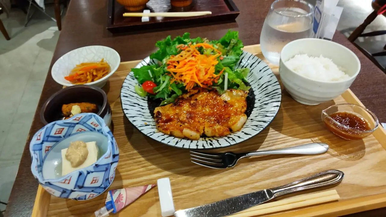 和茶房　はしばみ