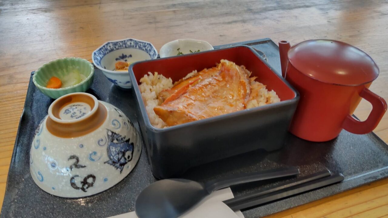 山安食堂